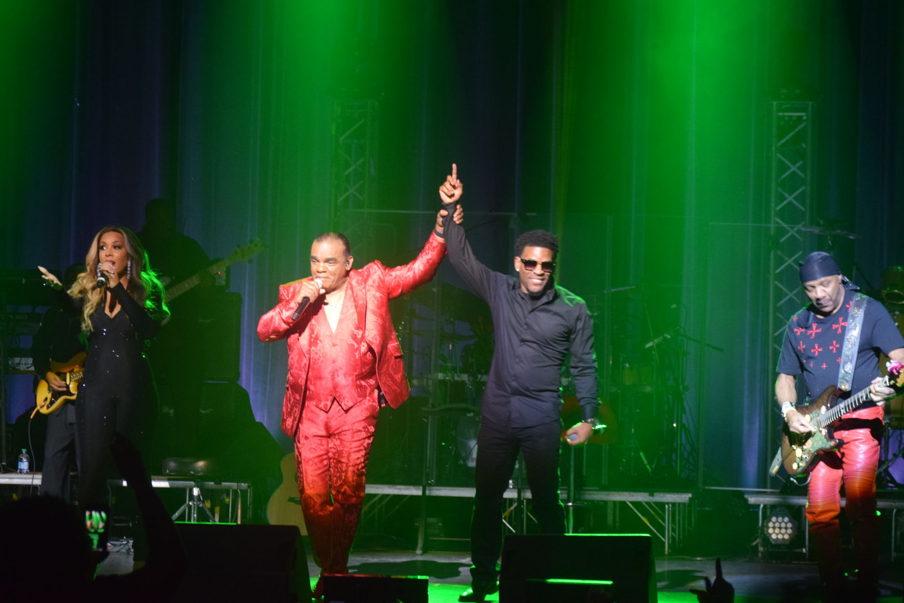 Ron thanks rapper singer for joining in